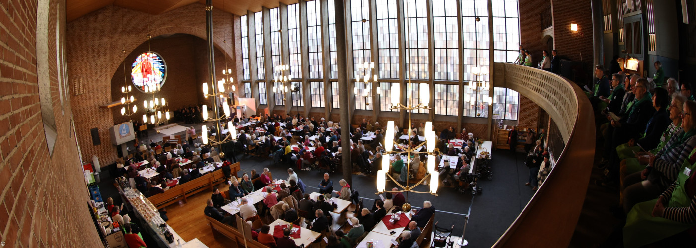 Blick in den Kirchenraum