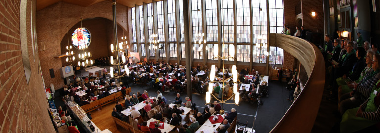 Blick in den Kirchenraum